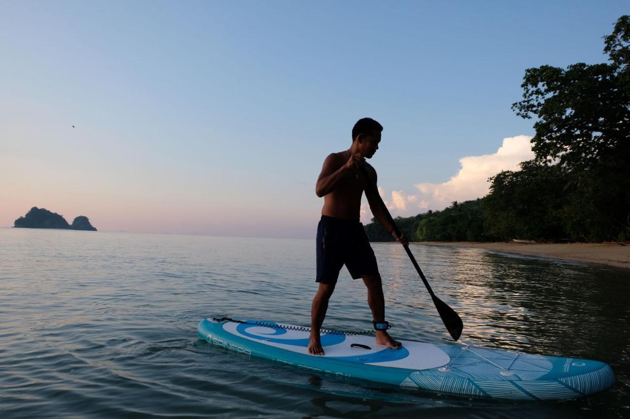 ホテル Touch Glamping Koh Yao Noi ทัช แกรมปิ้ง เกาะยาวน้อย エクステリア 写真